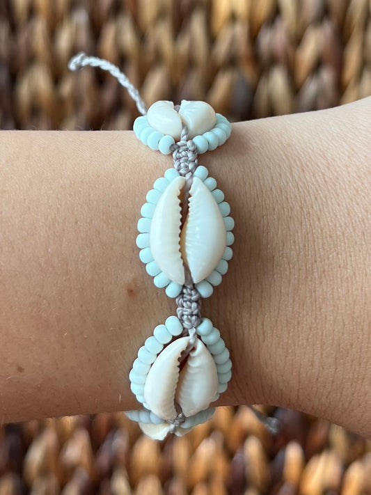 Cowrie Flower Bracelet - Brown